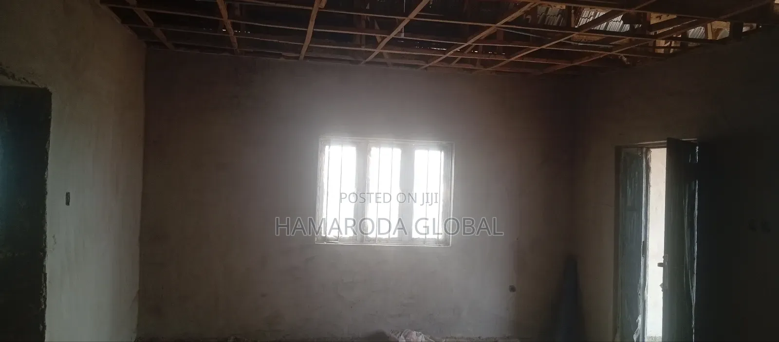 11bdrm Block of Flats in Alimosho for sale in Alimosho