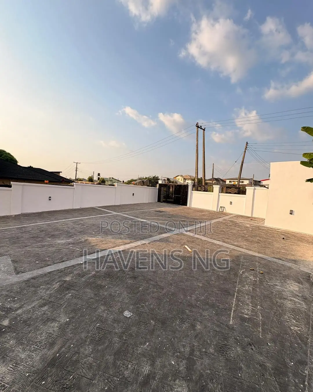 4bdrm Duplex in Palm Garden Estate for sale in Oluyole Estate