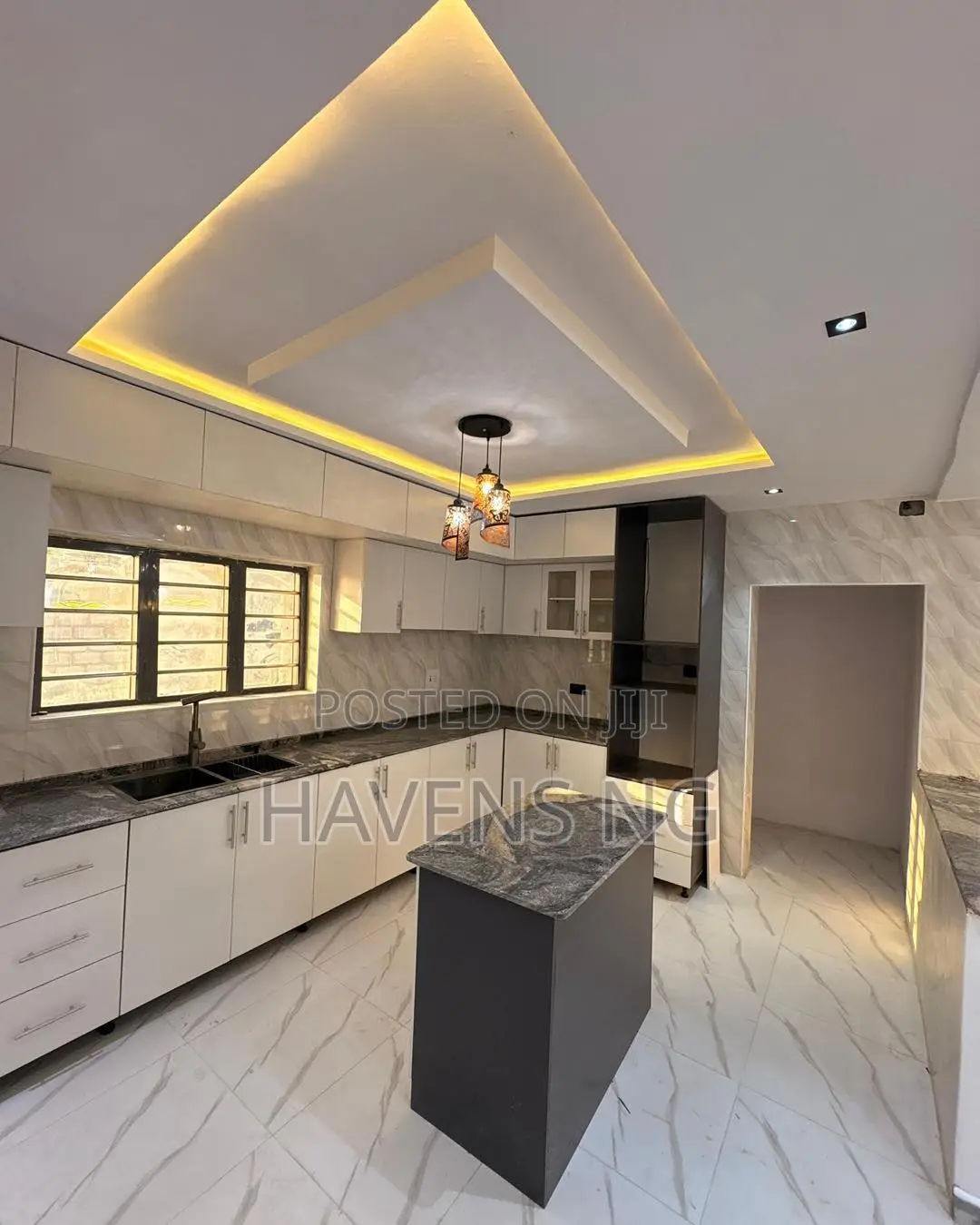 4bdrm Duplex in Palm Garden Estate for sale in Oluyole Estate