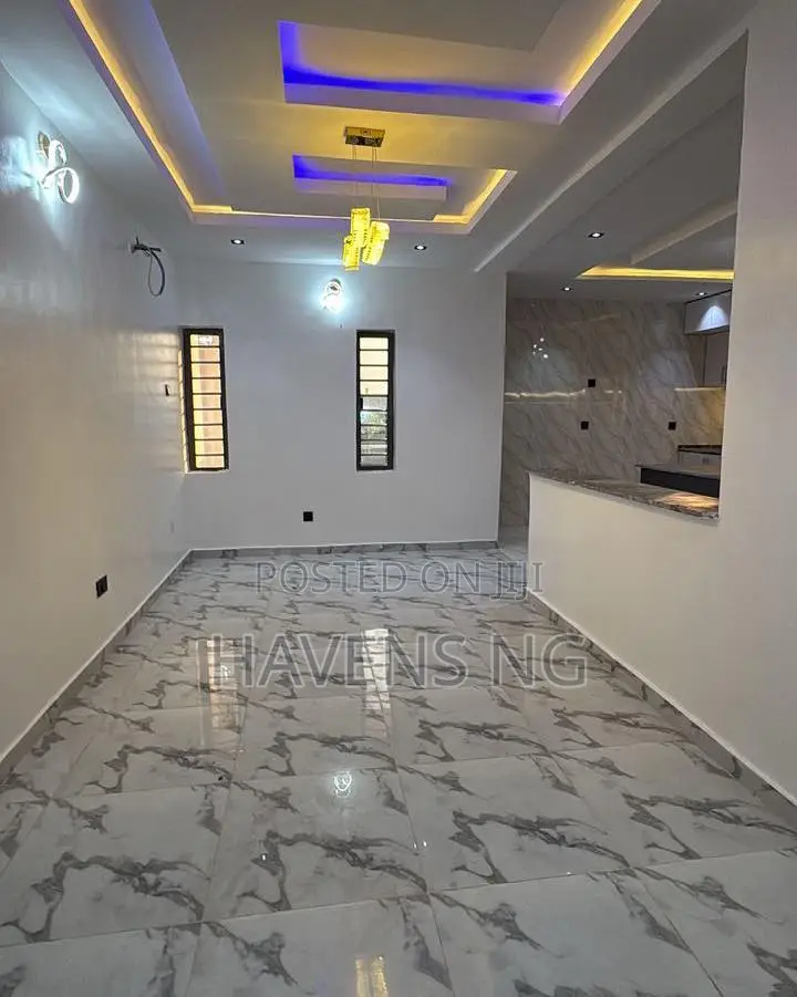 4bdrm Duplex in Palm Garden Estate for sale in Oluyole Estate