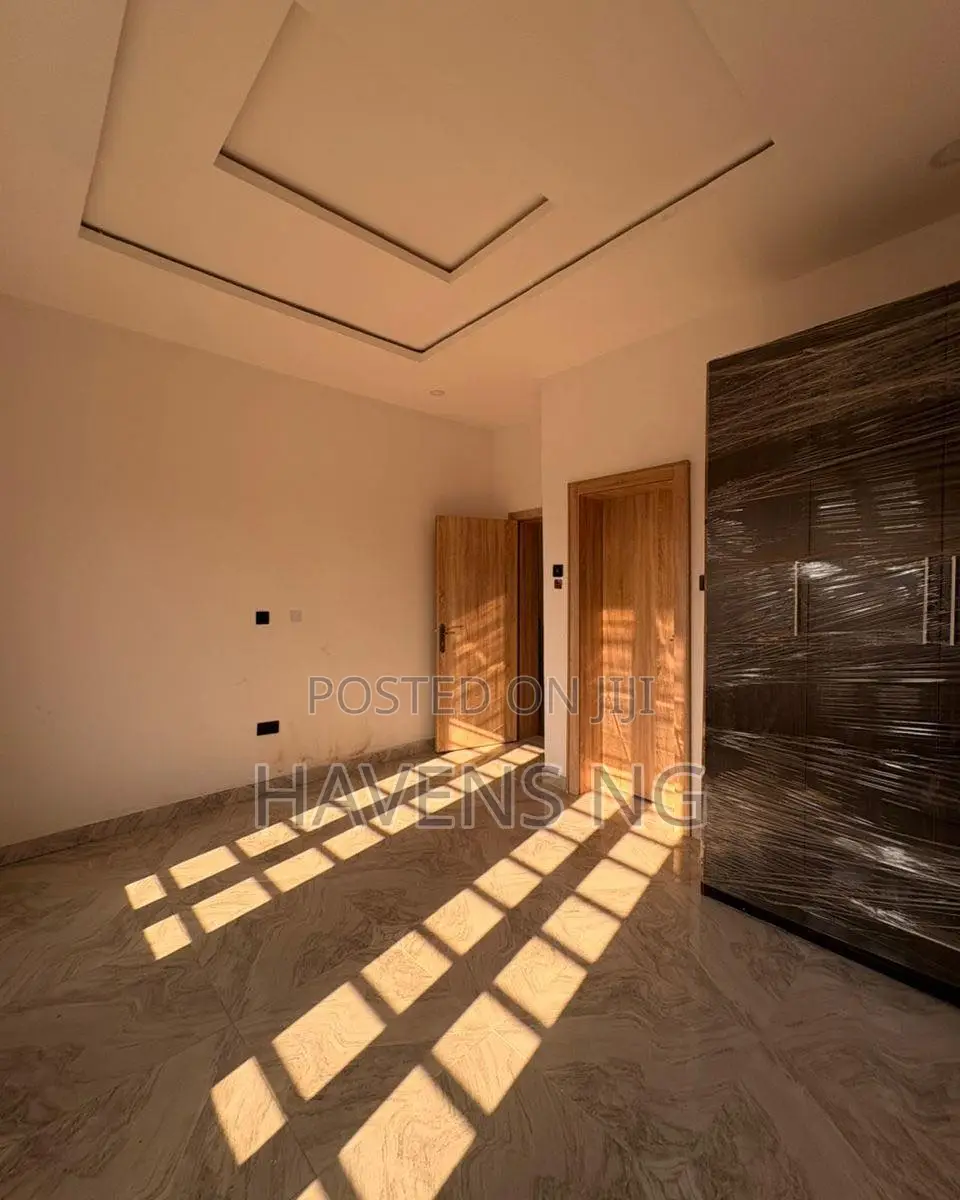 5bdrm Duplex in Basorun for sale in Basorun
