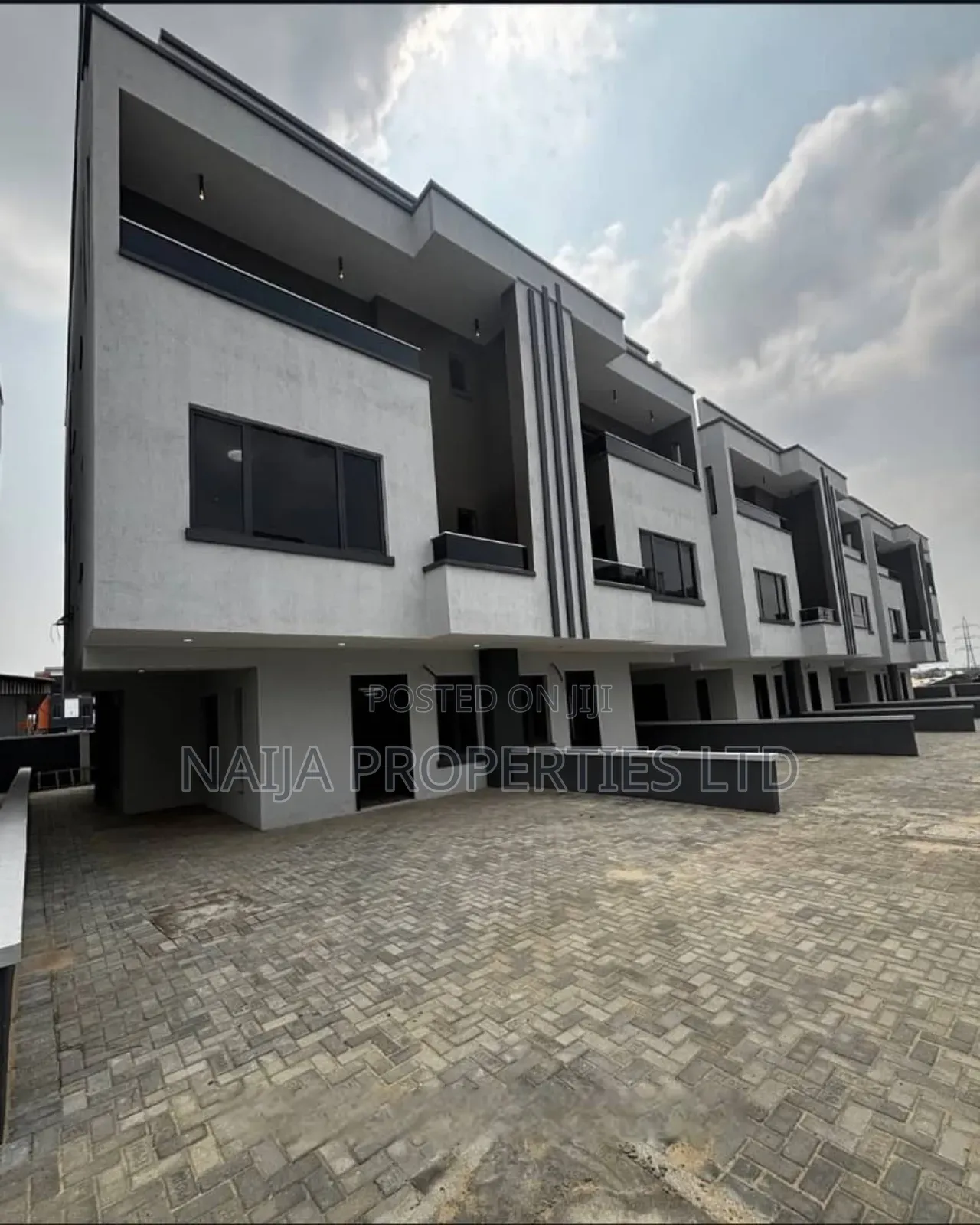 4bdrm Duplex in Ogudu GRA for sale in Ogudu GRA