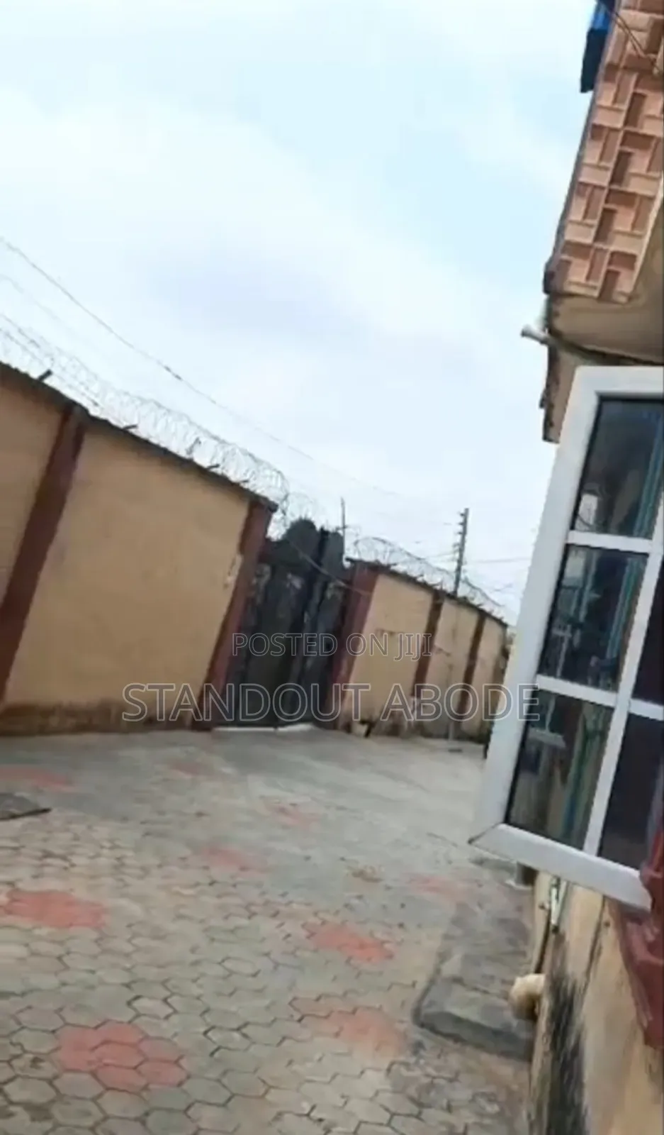 2bdrm Block of Flats in Kokumo Road Alimosho for sale in Alimosho