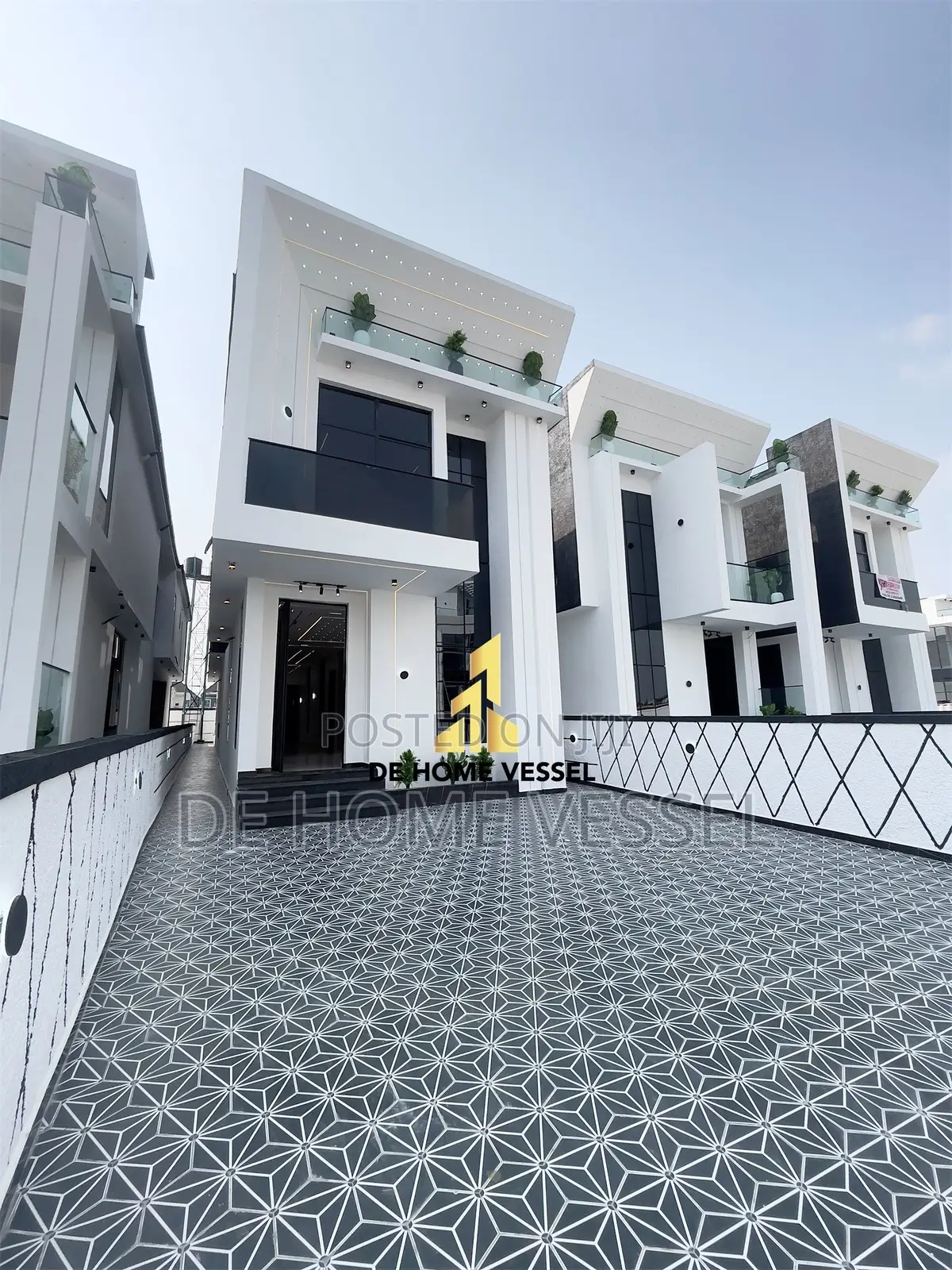 5bdrm Duplex in Chevron, Lekki for sale in Lekki
