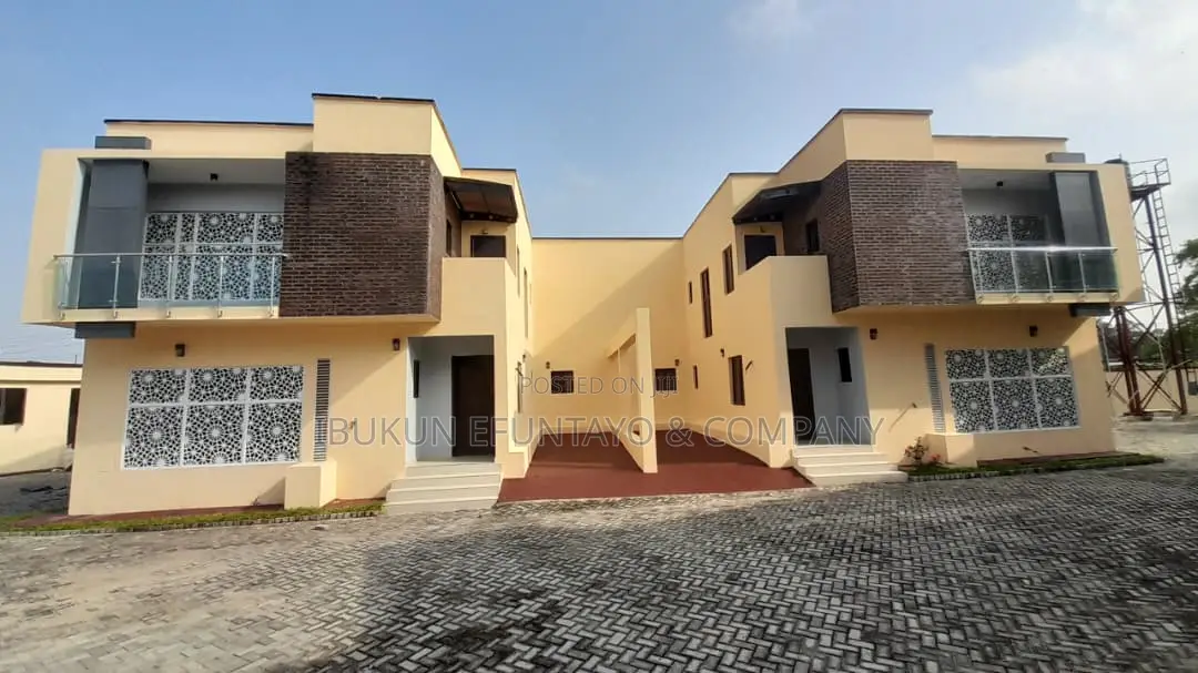 4bdrm House in Lekki Scheme 2, Ogombo for rent in Ogombo
