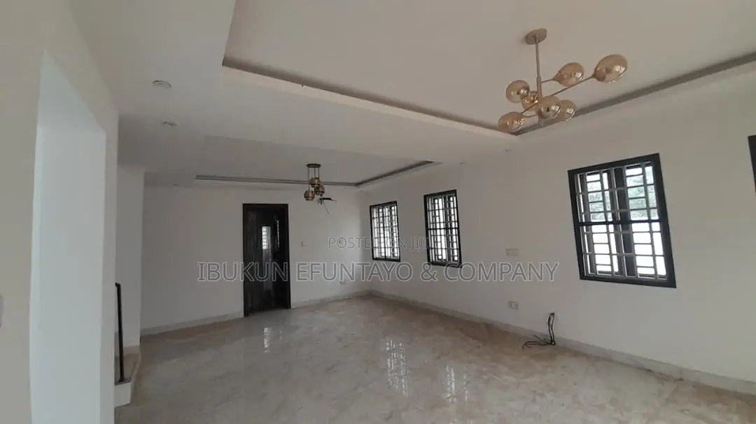 4bdrm House in Lekki Scheme 2, Ogombo for rent in Ogombo