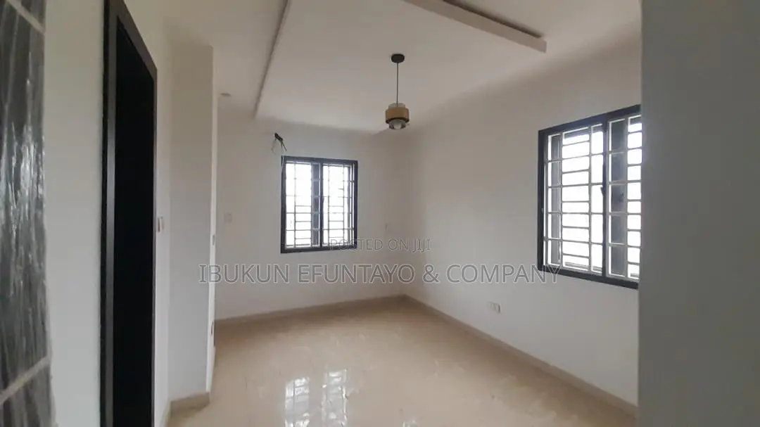 4bdrm House in Lekki Scheme 2, Ogombo for rent in Ogombo