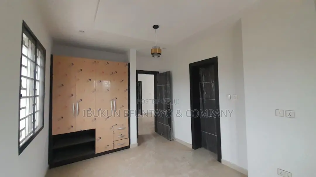 4bdrm House in Lekki Scheme 2, Ogombo for rent in Ogombo