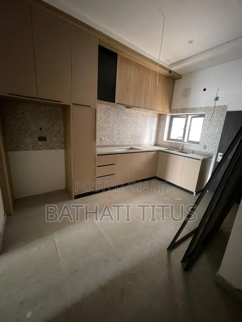 4bdrm Duplex in Life Camp for sale in Life Camp