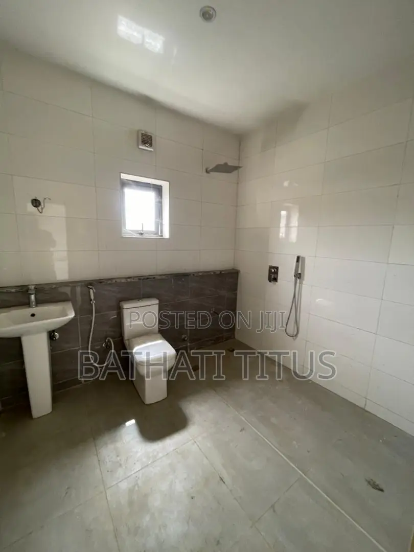 4bdrm Duplex in Life Camp for sale in Life Camp