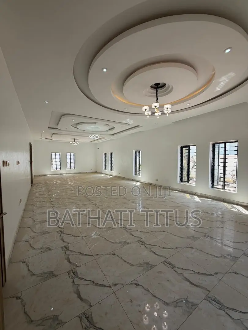 5bdrm Duplex in Bunkoro for sale in Bunkoro