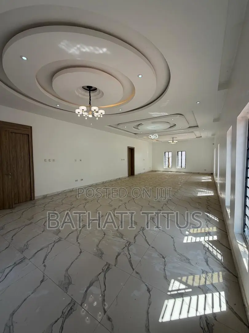 5bdrm Duplex in Bunkoro for sale in Bunkoro