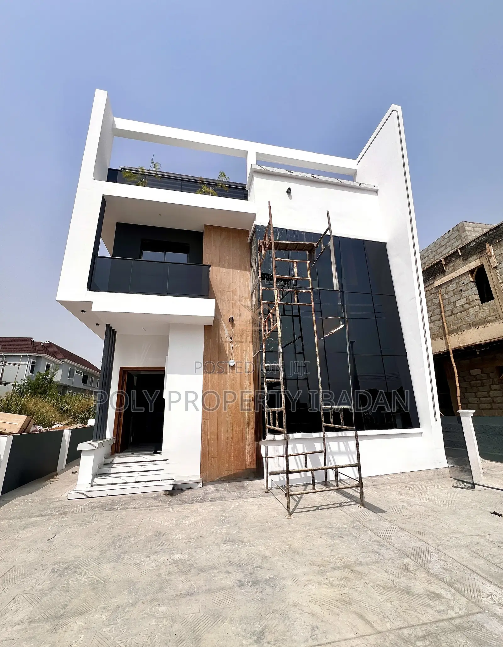 5bdrm Penthouse in Engr Lere Adigun Gra, Ibadan for sale in Ibadan