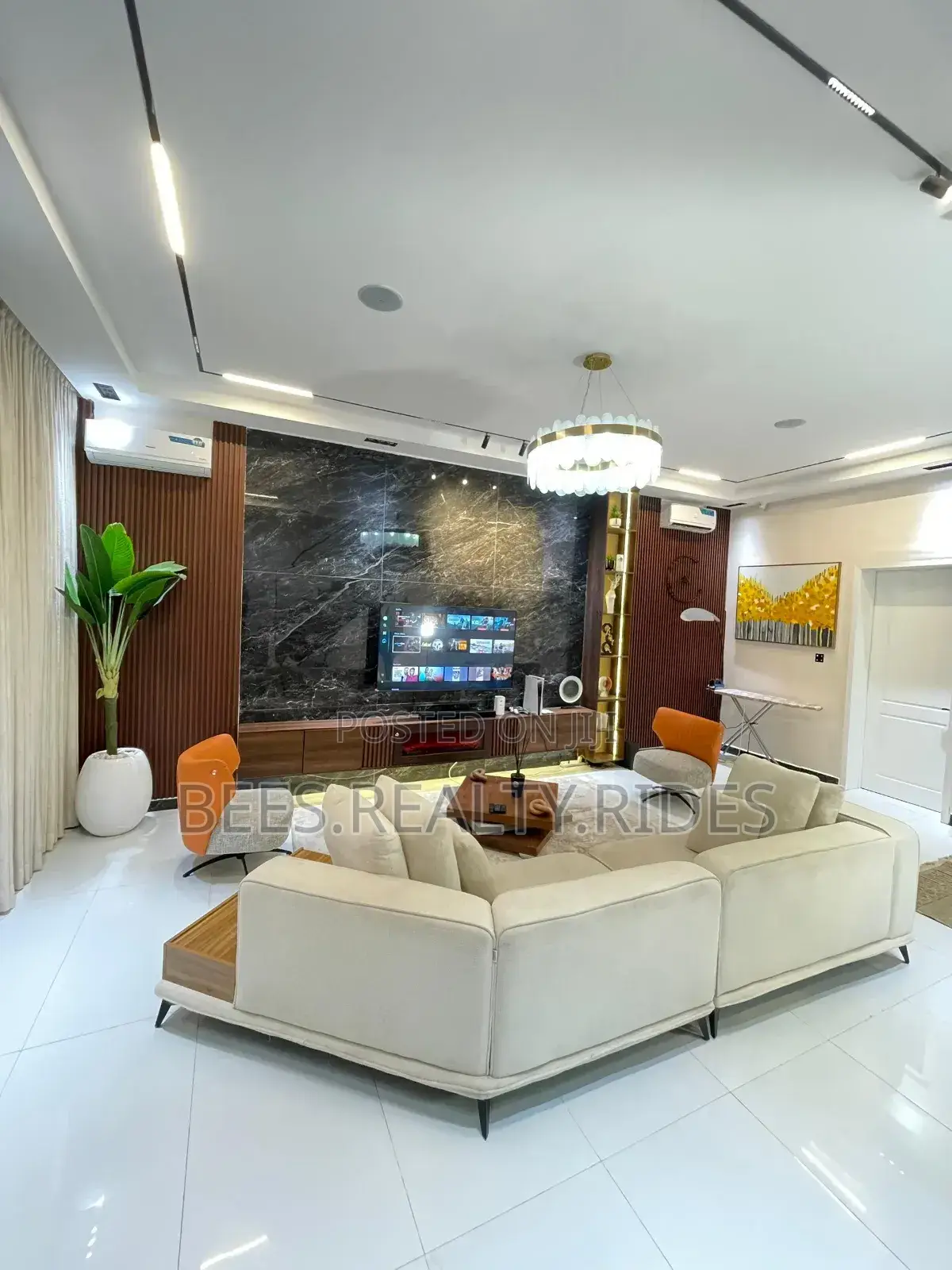 Brand New Automated 4 Bedroom With a Pool, Ps5 and Snooker Board in Ikate