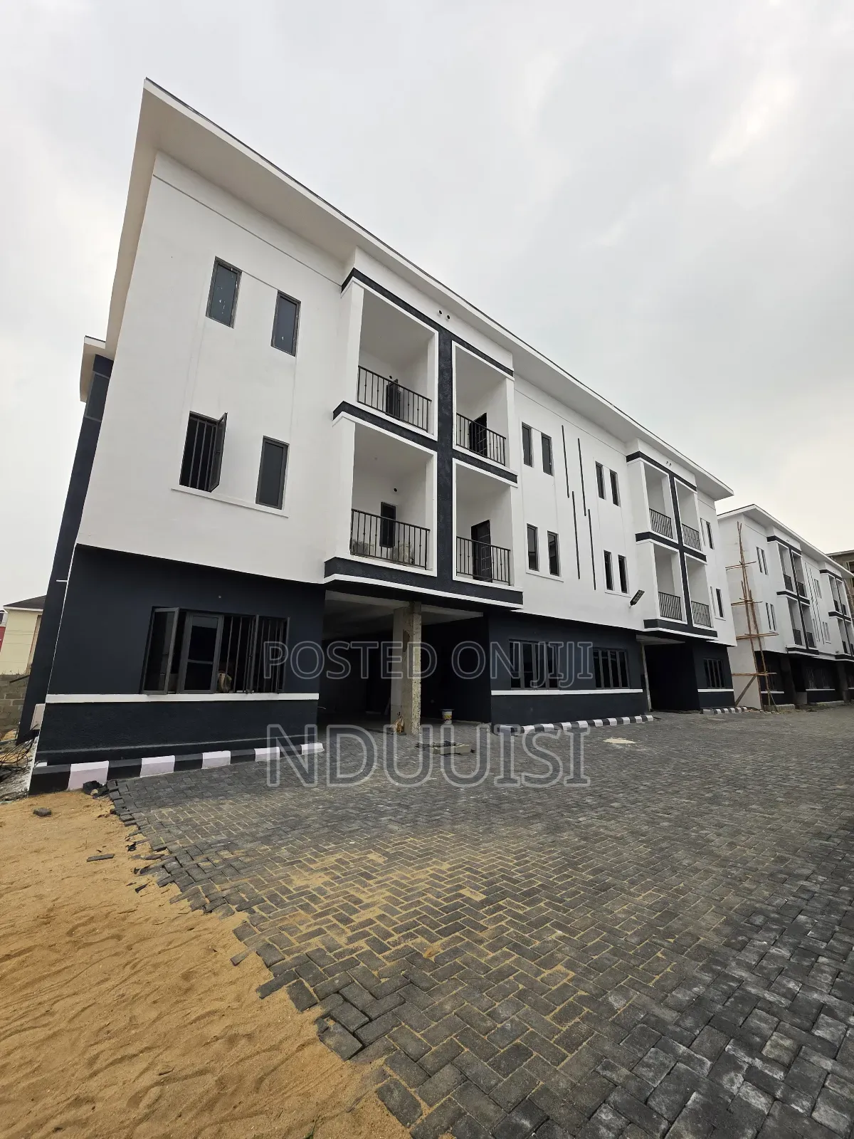 4bdrm Duplex in Atlantic View Estate, Igbo-efon for sale in Igbo-efon