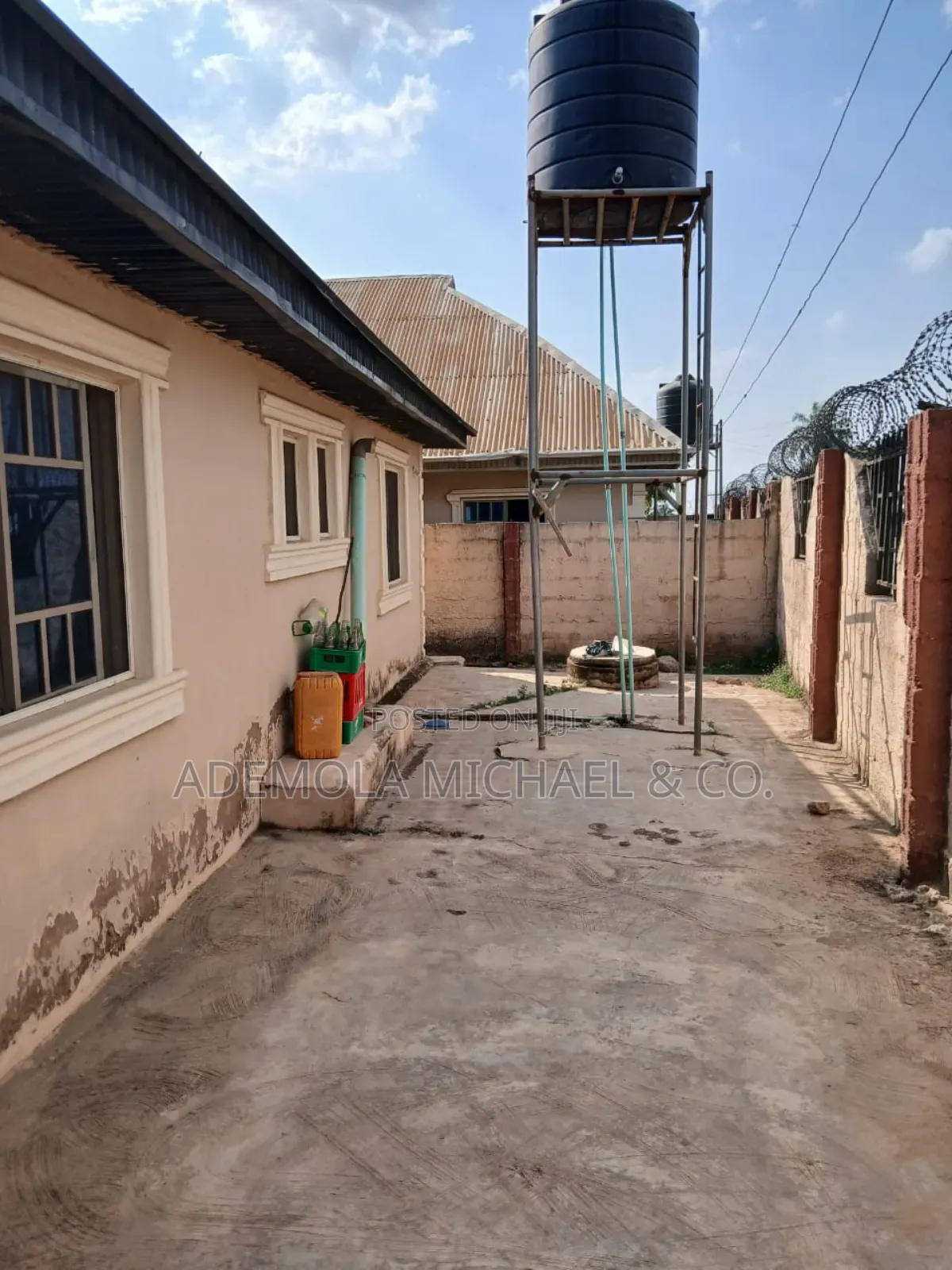2bdrm Block of Flats in Owode, Osogbo for sale in Osogbo