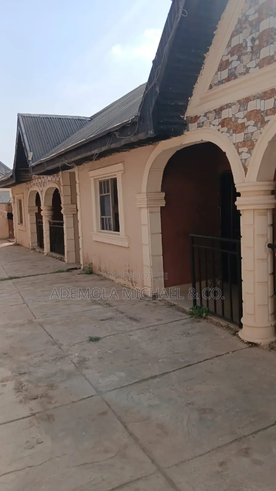 2bdrm Block of Flats in Owode, Osogbo for sale in Osogbo