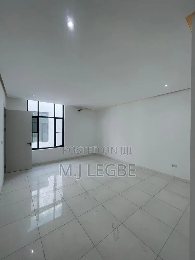 4bdrm Duplex in Ikate, Lekki for sale in Lekki