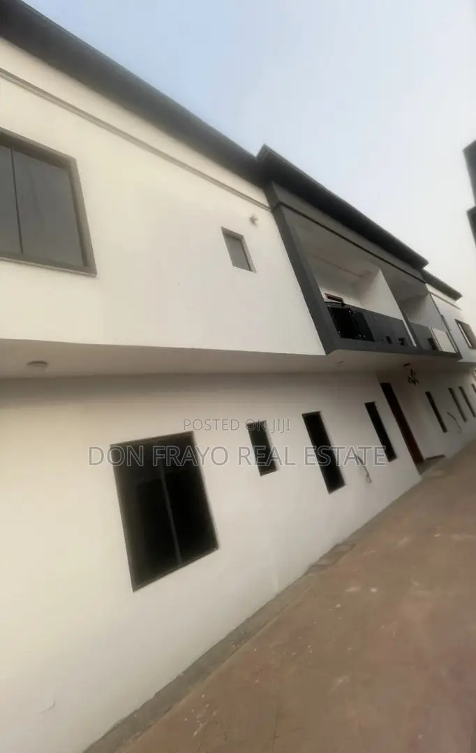 4bdrm Duplex in Ikolaba Gra, Agodi for sale in Agodi