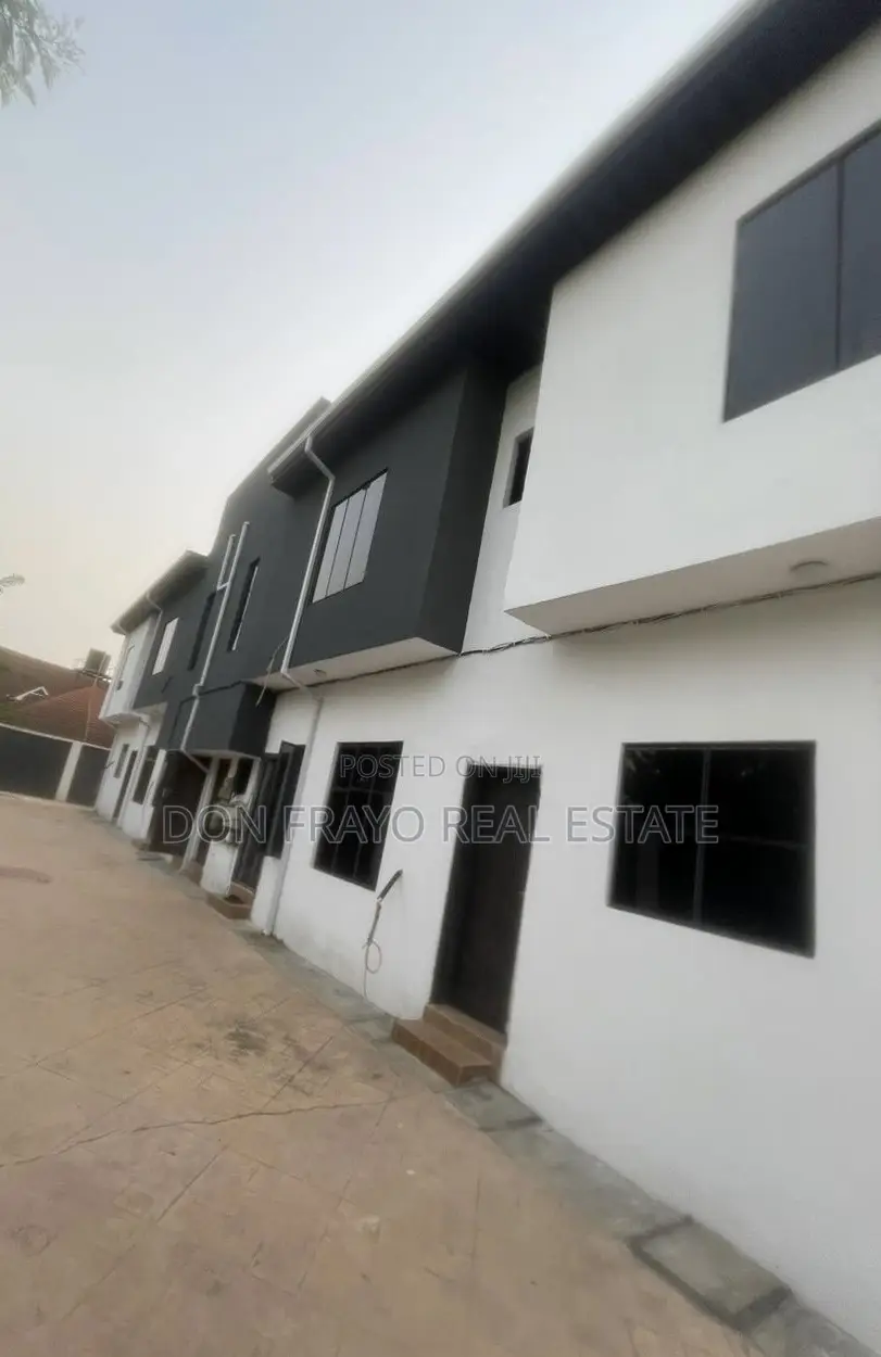 4bdrm Duplex in Ikolaba Gra, Agodi for sale in Agodi
