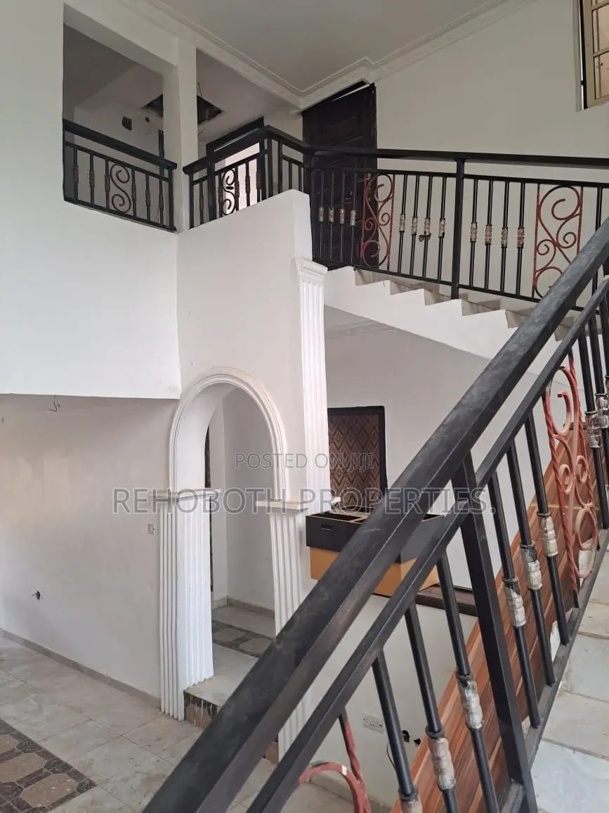 4bdrm Duplex in Jericho for rent in Jericho