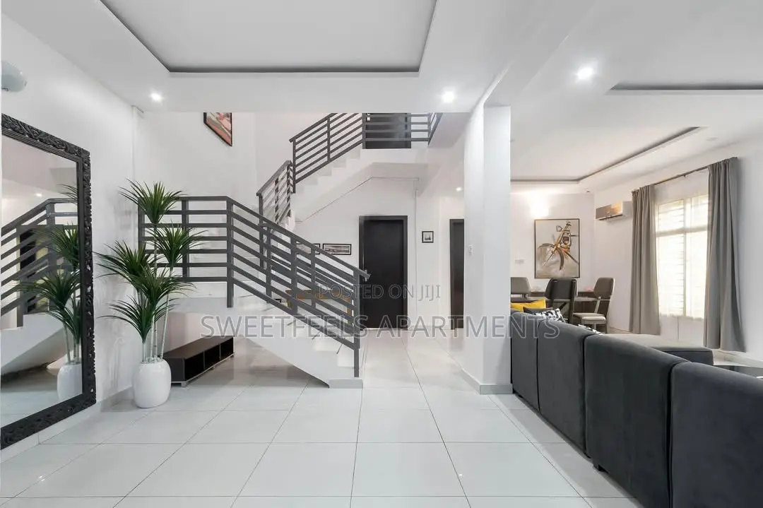 Avante Stylish 3 Bedroom Duplex Swimming Pool and a Balcony Space in Lekki Phase 1