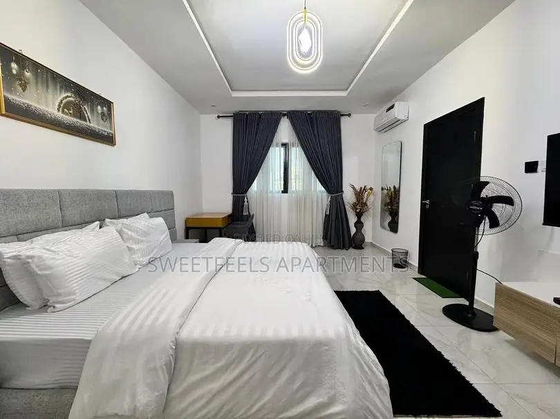 Luxury 2 Bedroom Apartment With Swimming Pool and Soccer Table in Lekki Phase 1