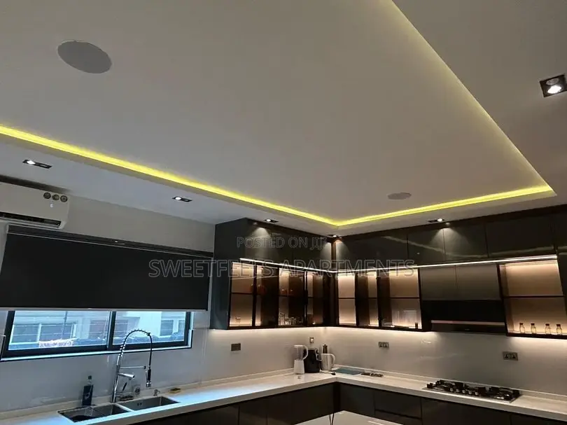Luxurious 5 Bedroom Duplex Self Compound Apartment in Lekki Phase 1