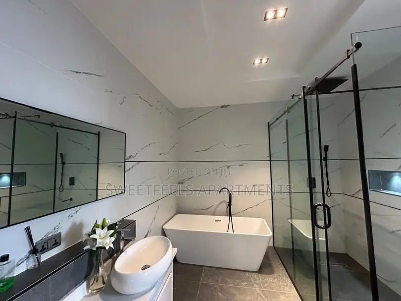 Luxurious 5 Bedroom Duplex Self Compound Apartment in Lekki Phase 1