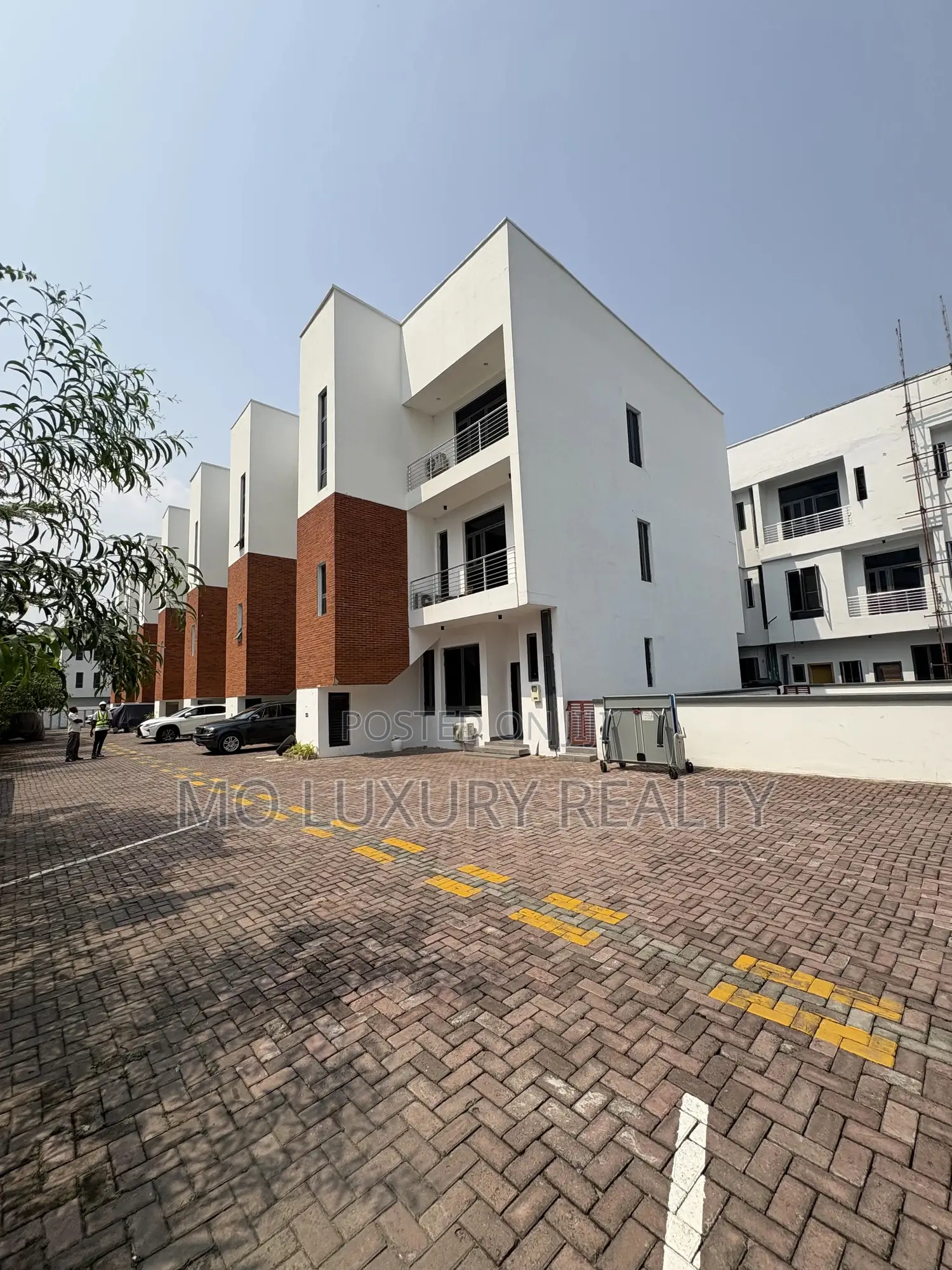 Furnished 3bdrm Townhouse / Terrace in Periwinkle Estate, Lekki Phase 1 in Lekki Phase 1