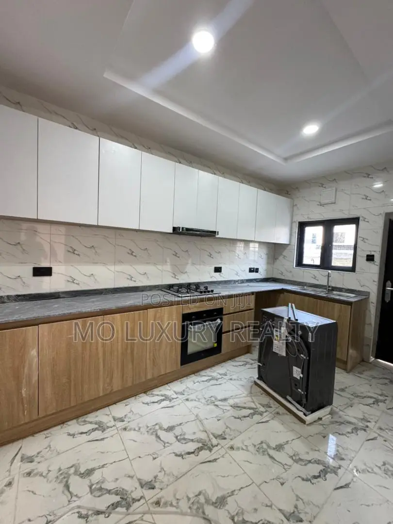 4bdrm Townhouse / Terrace in Lekki Phase 1 for rent in Lekki Phase 1