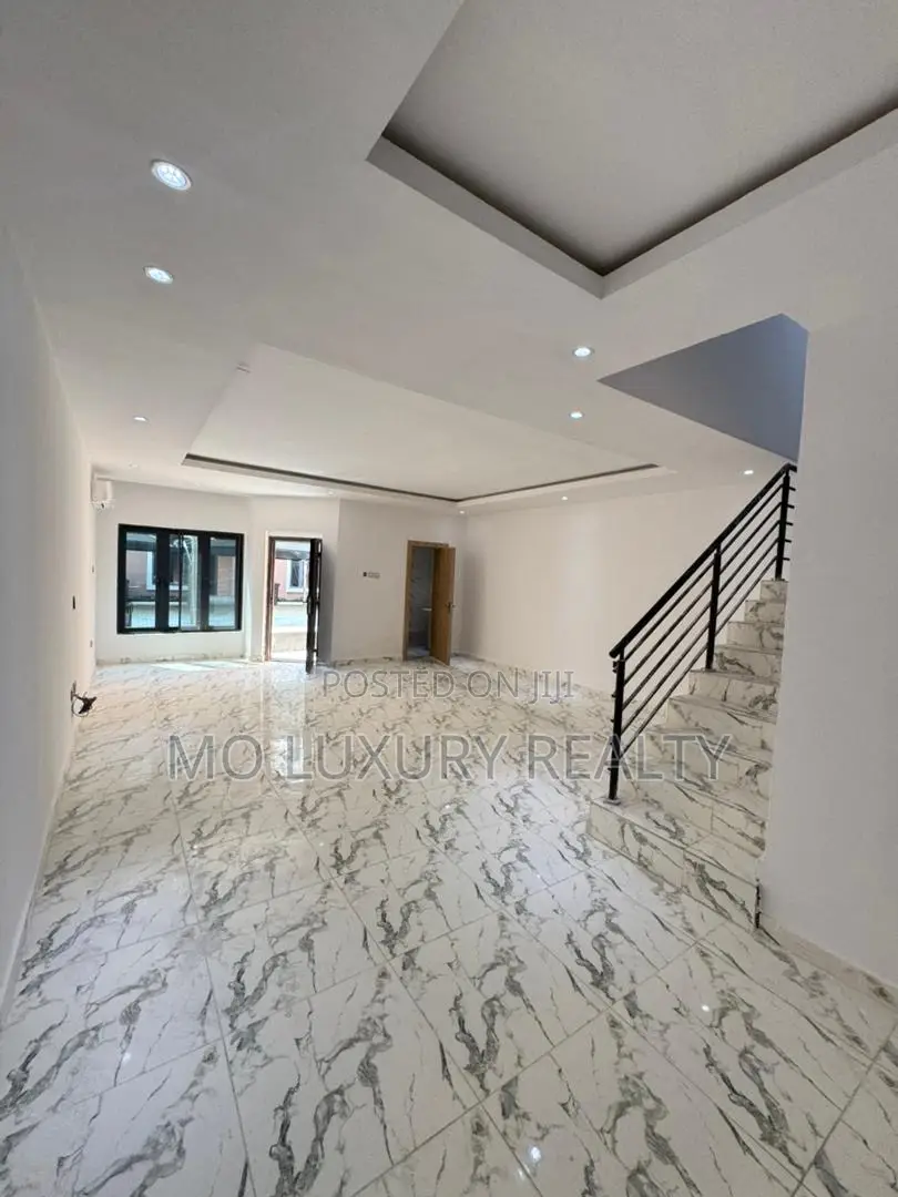 4bdrm Townhouse / Terrace in Lekki Phase 1 for rent in Lekki Phase 1