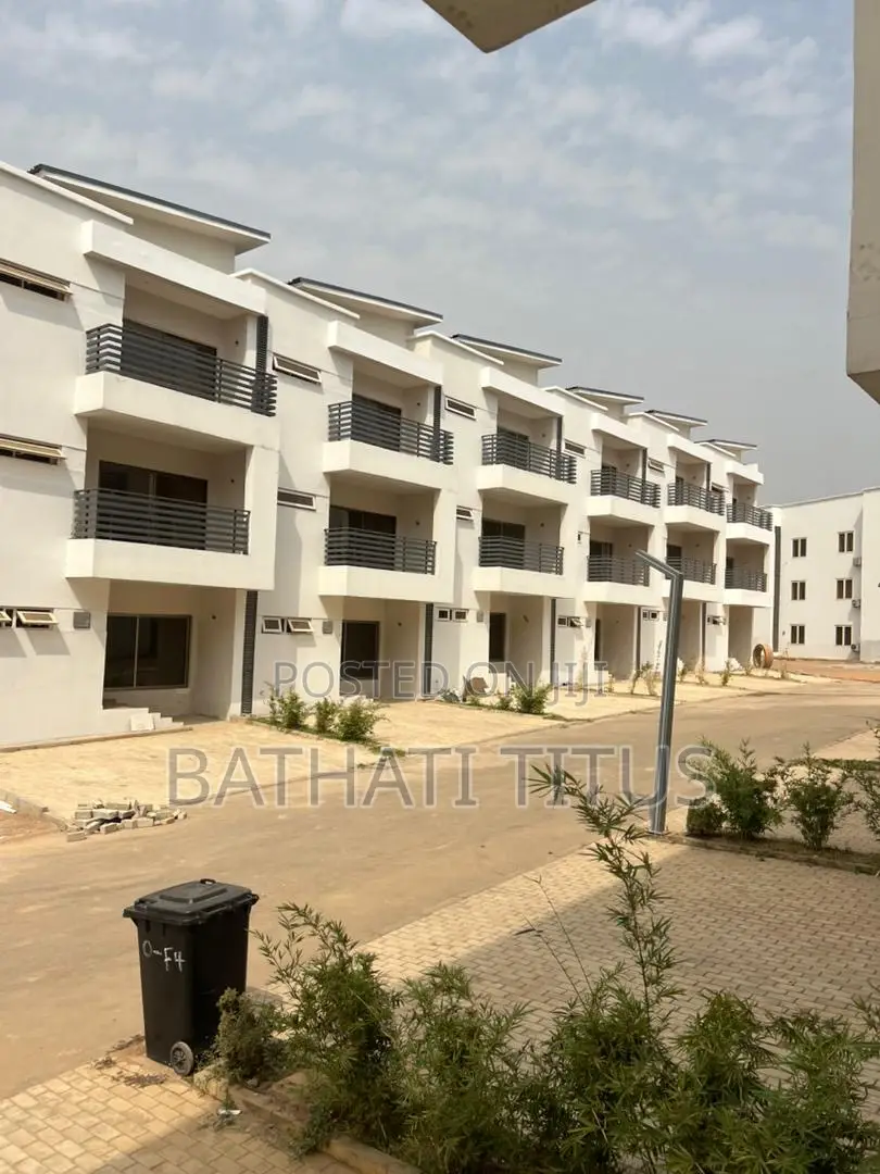 4bdrm Duplex in Bilaad Estate, Life Camp for rent in Life Camp