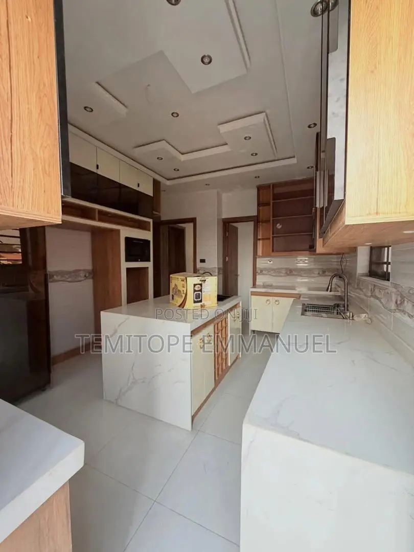 Furnished 4bdrm Duplex in Magodo Phase 2 for sale in GRA Phase 2 Shangisha