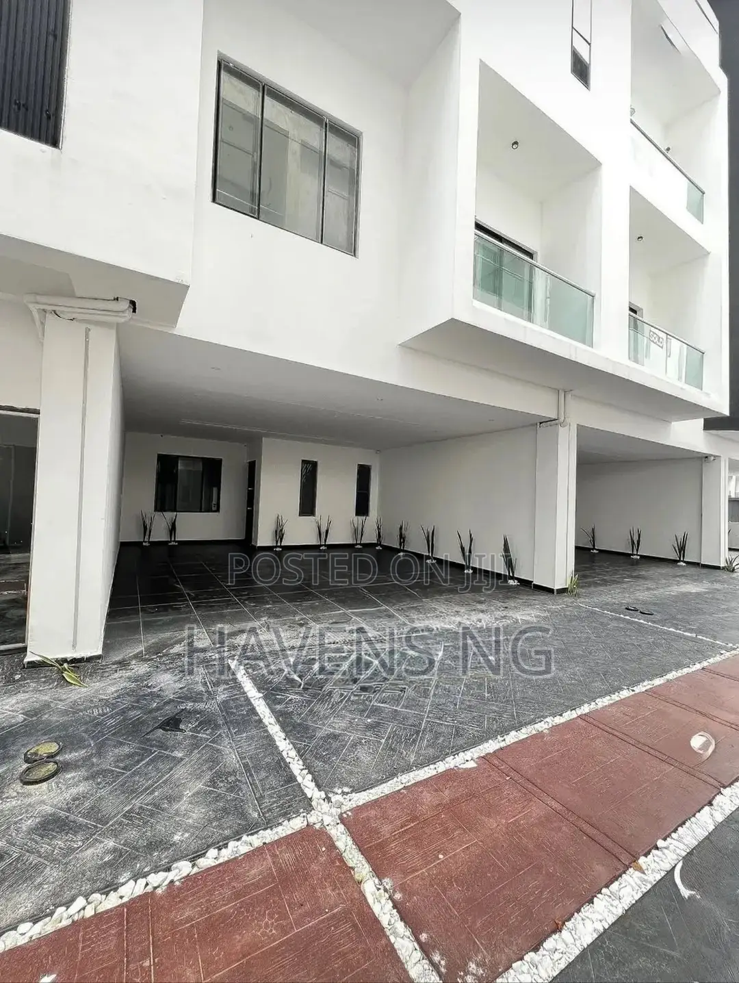 4bdrm Townhouse/Terrace in Ikate for sale in Ikate
