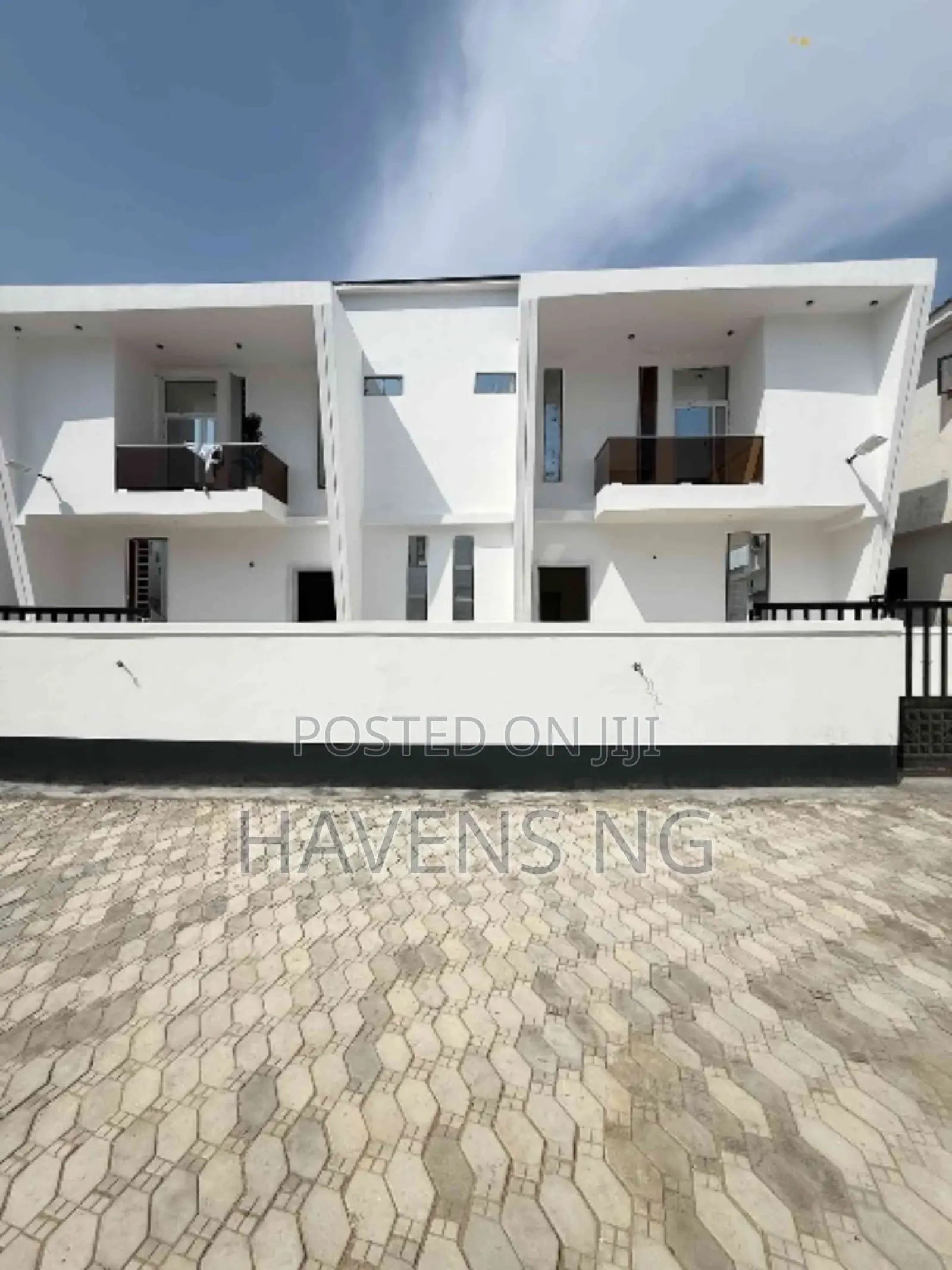 4bdrm Duplex in Ikota for sale in Ikota