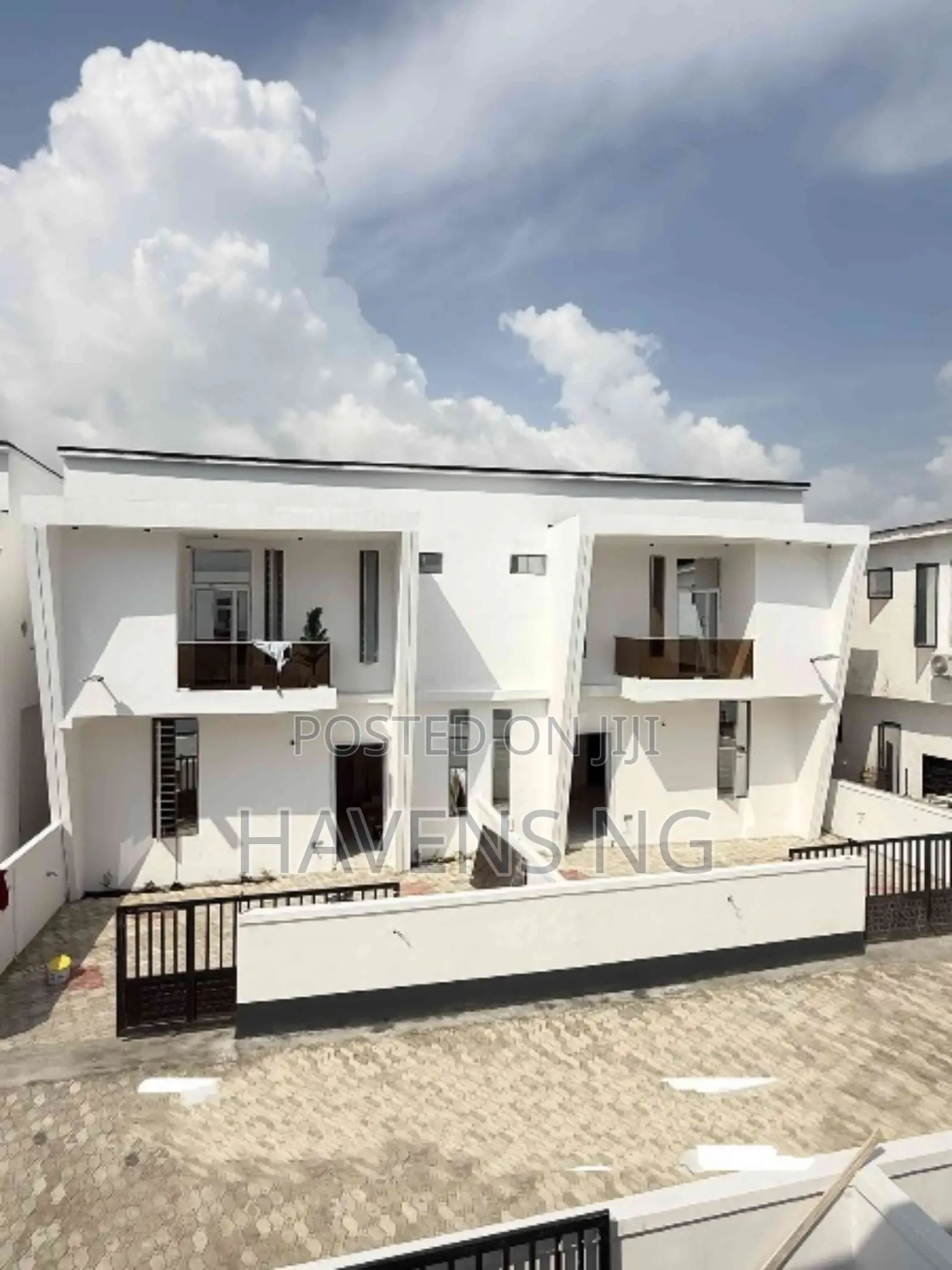 4bdrm Duplex in Ikota for sale in Ikota