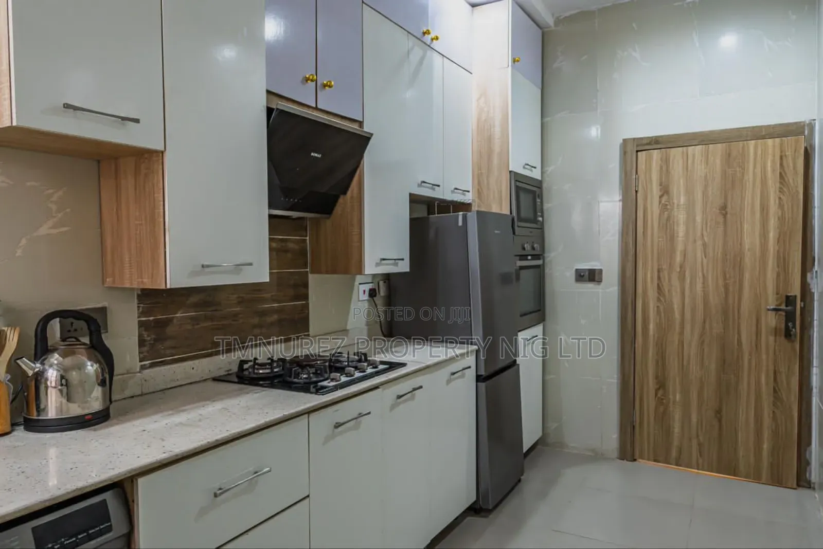 3bdrm Duplex in Haris Drive, Ikota for rent in Ikota