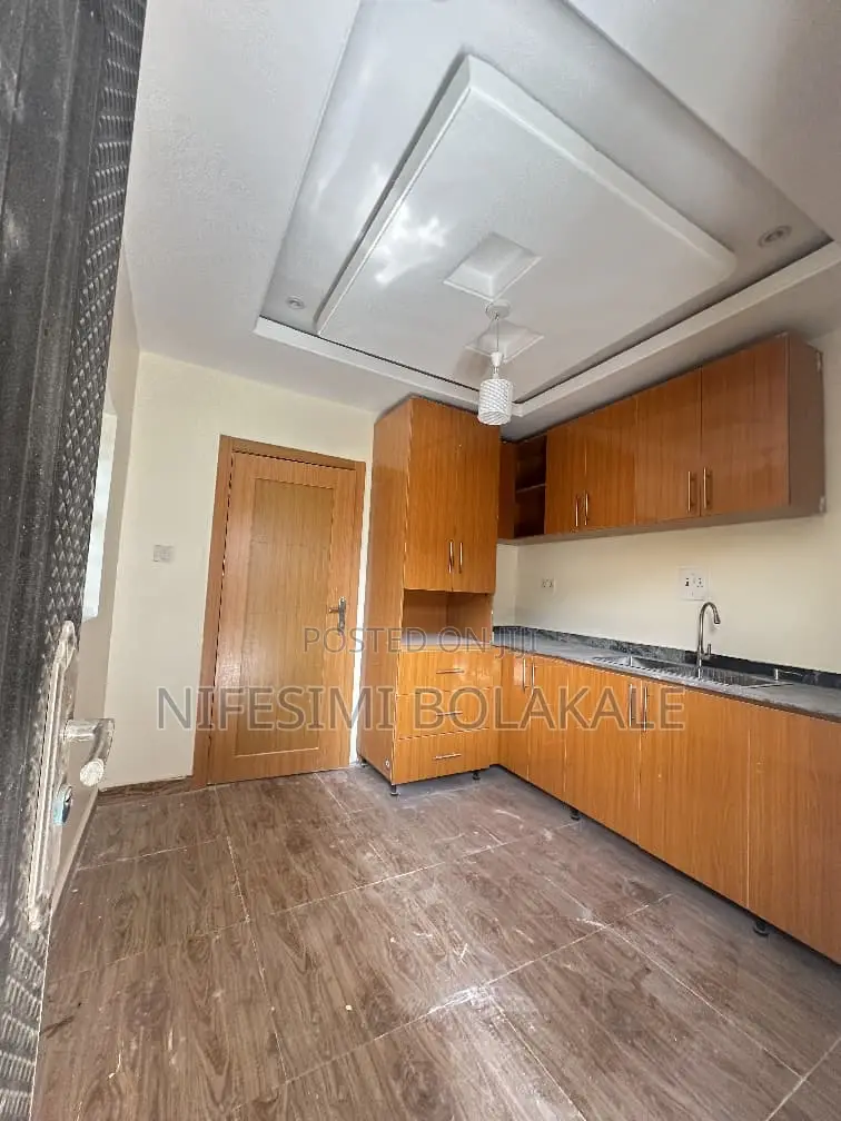 5bdrm Duplex in New Bodija Estate, for sale in Bodija