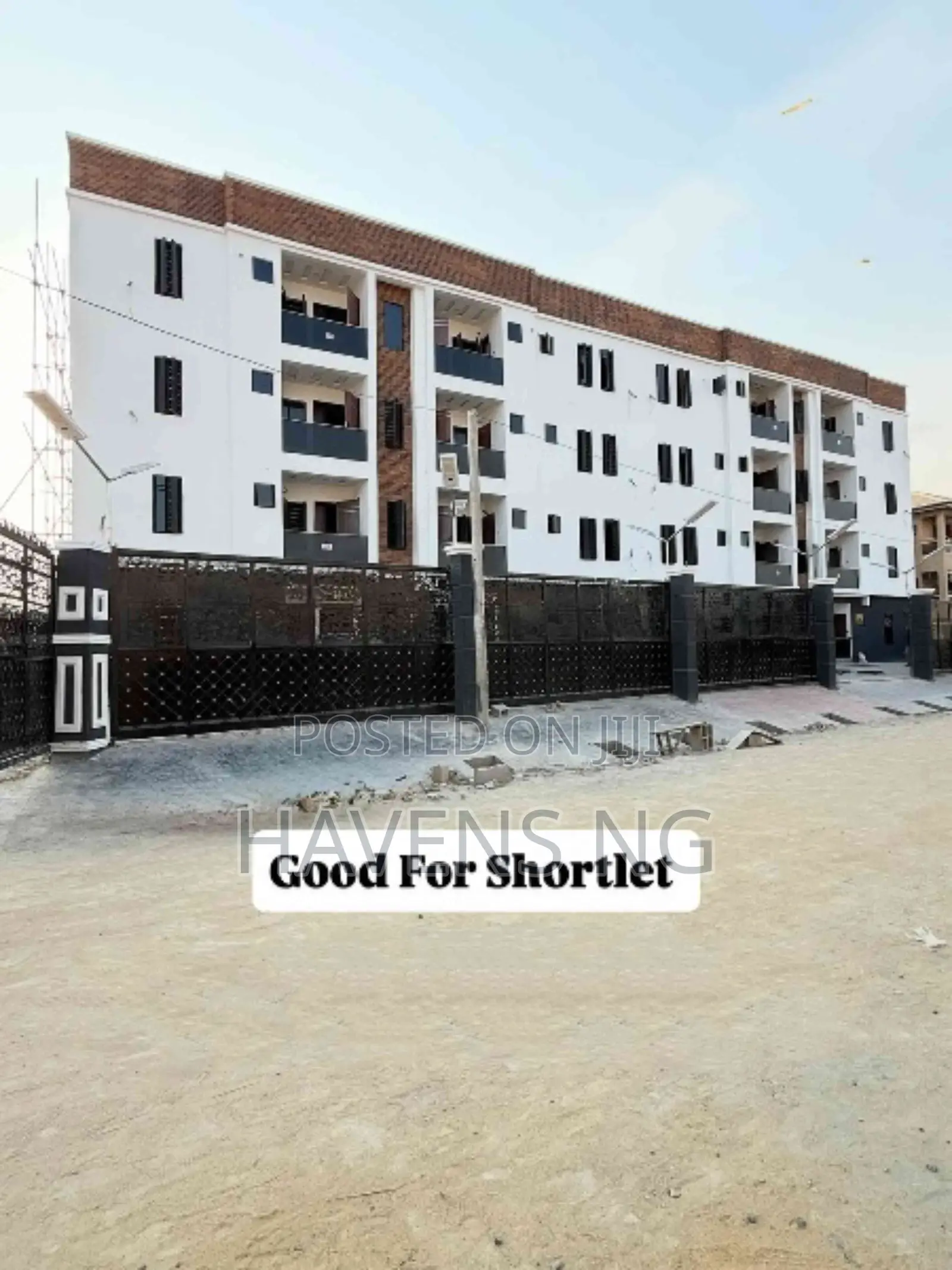 2bdrm Apartment in Igbo-efon for sale in Igbo-efon