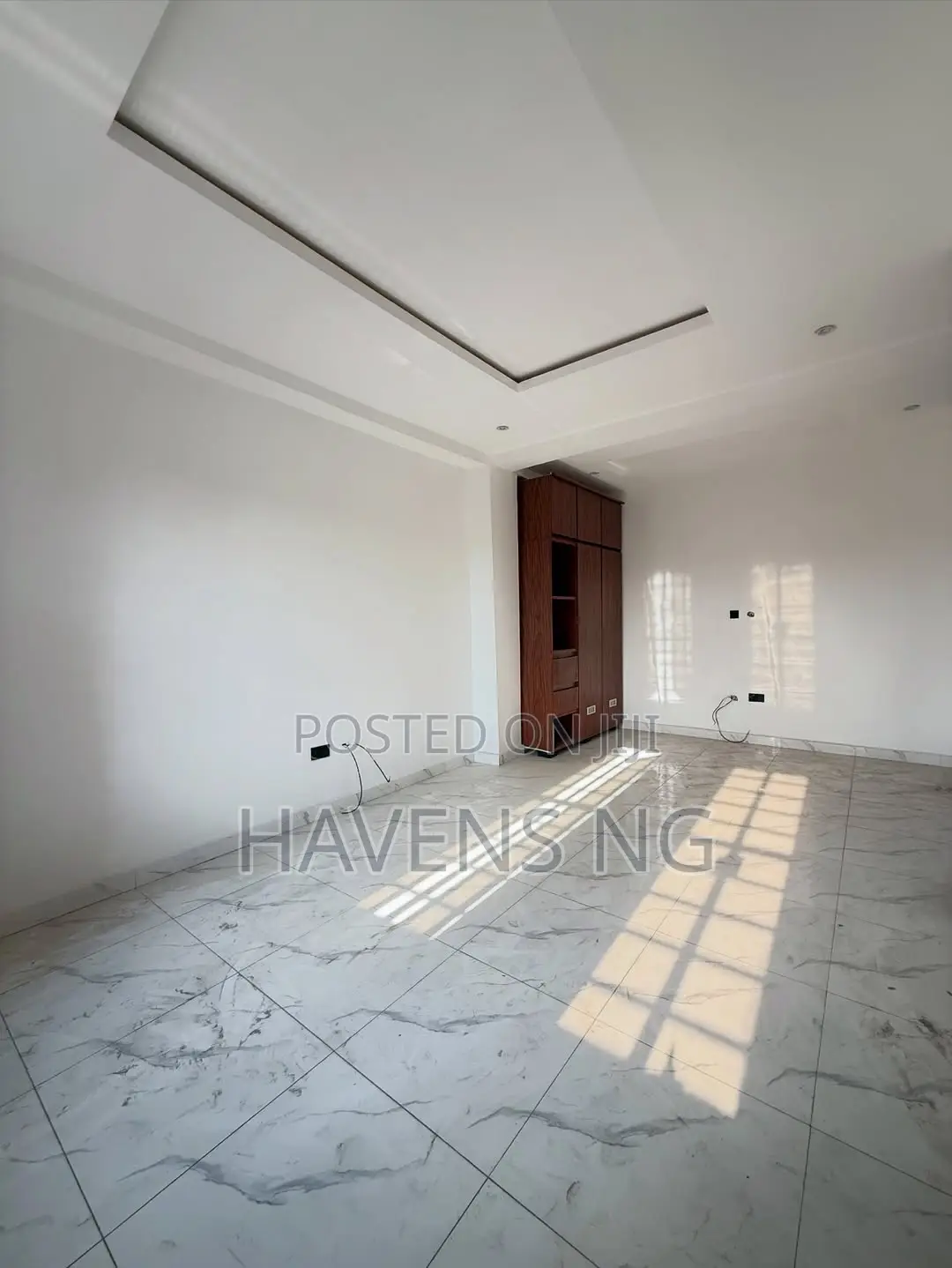2bdrm Apartment in Igbo-efon for sale in Igbo-efon