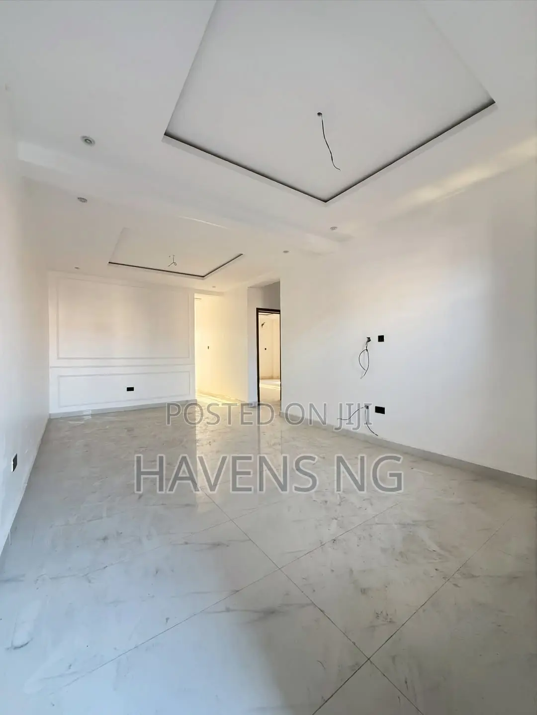 2bdrm Apartment in Igbo-efon for sale in Igbo-efon