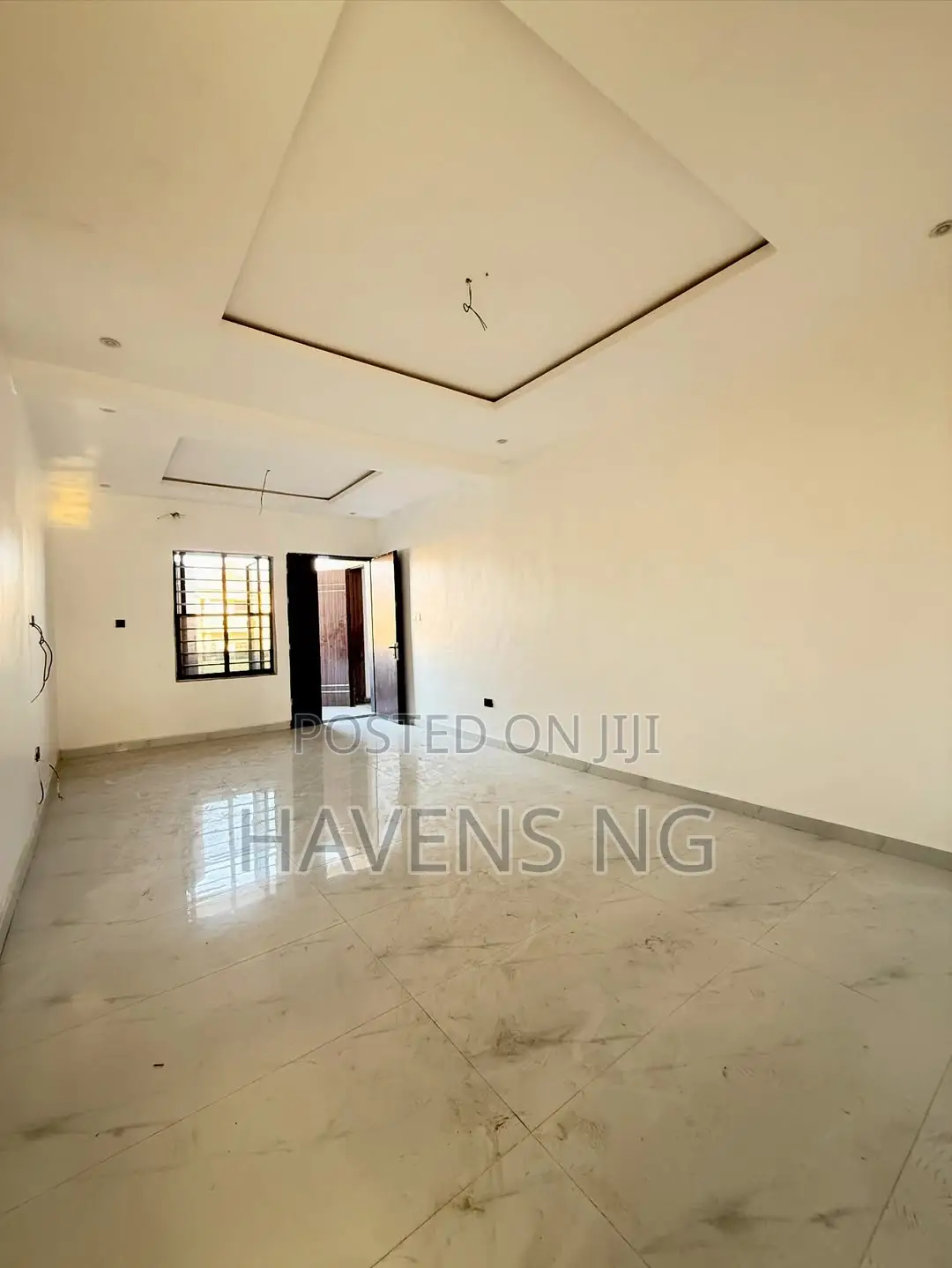 2bdrm Apartment in Igbo-efon for sale in Igbo-efon