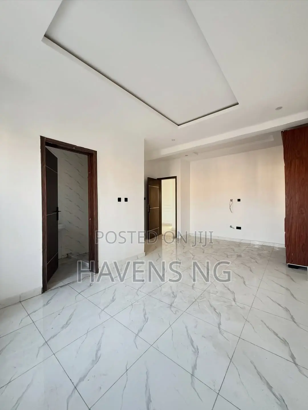 2bdrm Apartment in Igbo-efon for sale in Igbo-efon