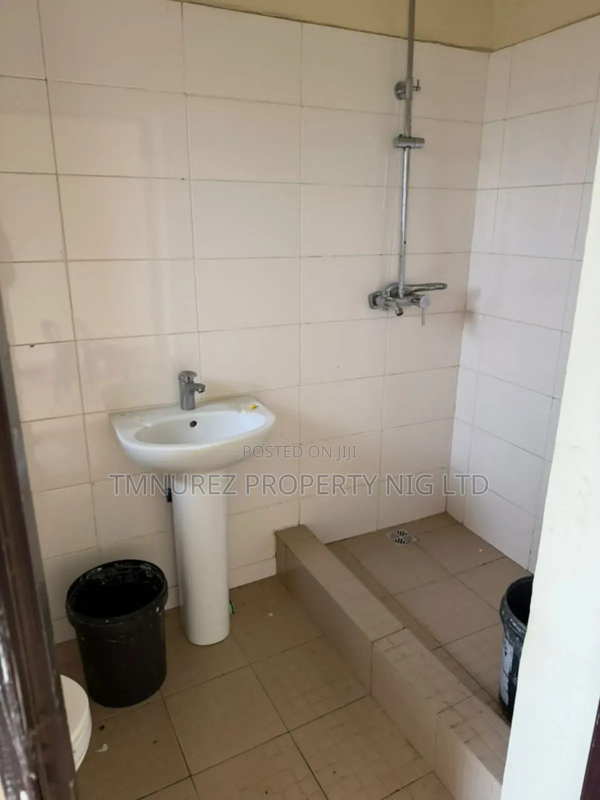 Studio Apartment in Haris Drive, Ikota for rent in Ikota