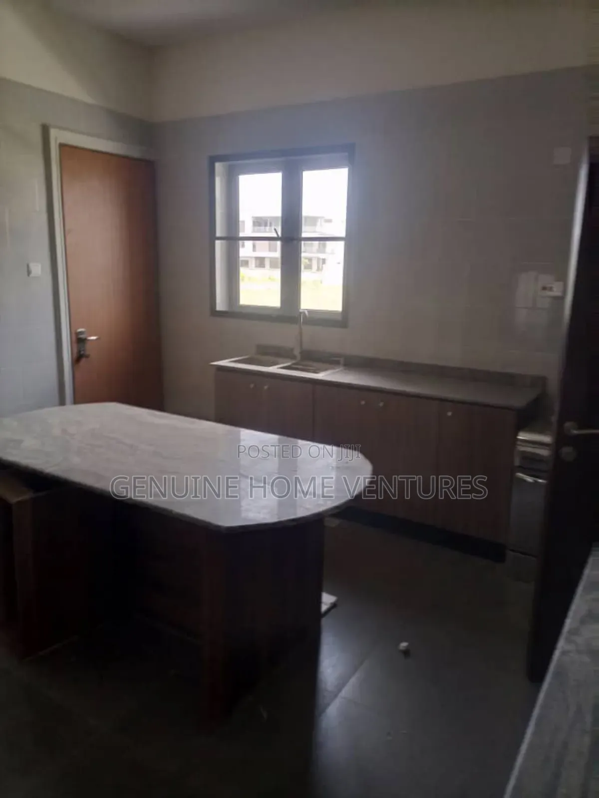 5bdrm Duplex in Lekki Ikate for sale in Ikate