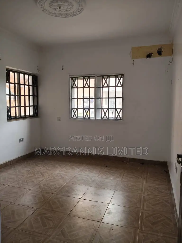 Furnished 3bdrm Block of Flats in Lagos, Ibeshe / Ikorodu for sale in Ibeshe / Ikorodu