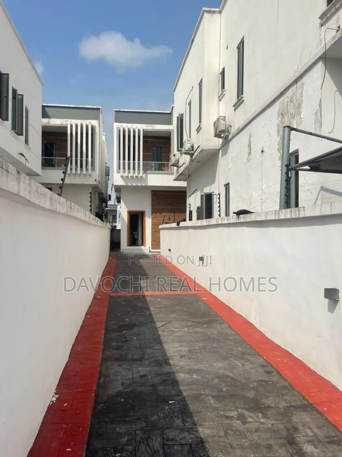 4bdrm Duplex in Chevron for rent in Chevron