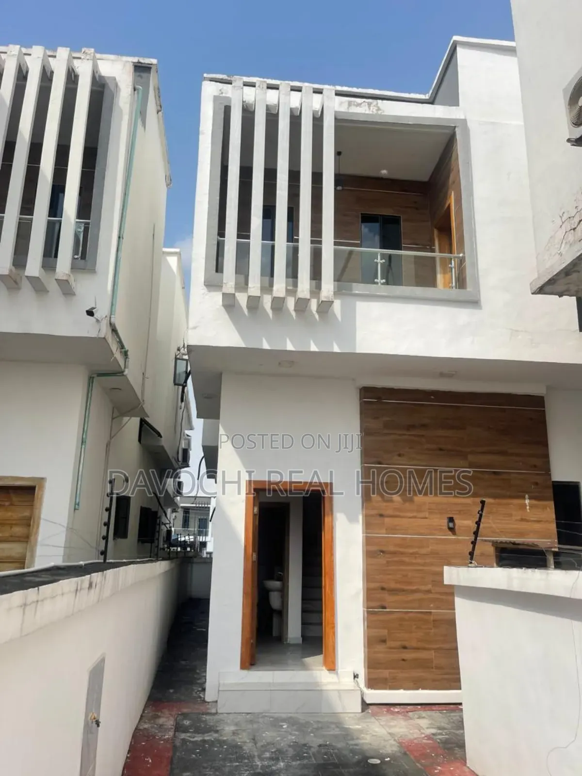 4bdrm Duplex in Chevron for rent in Chevron