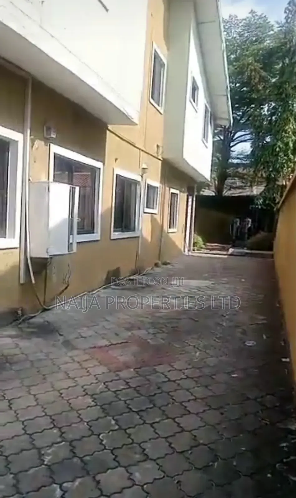 4bdrm Duplex in Off Mobolaji Johnson, Lekki Phase 1 for sale in Lekki Phase 1